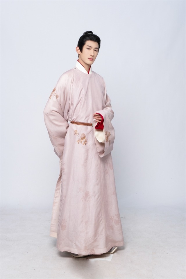 新加坡演员孙政首部中国古装剧《五福临门》上线，现代剧转古装新突破