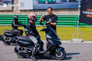 九号安驾学院贵阳站启动 安全驾驶培训引领行业新标准