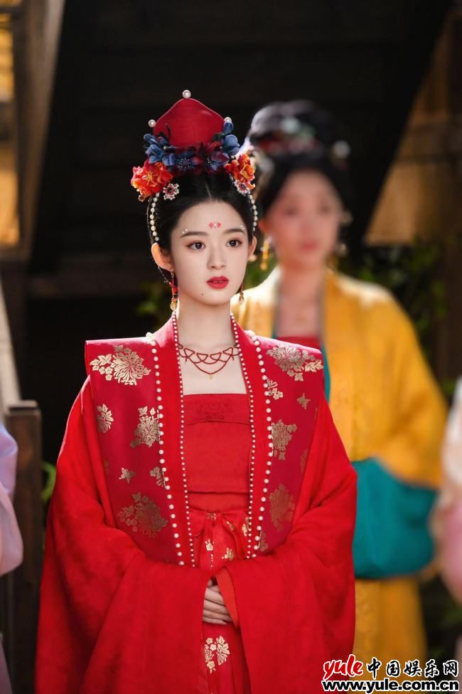 17岁黄杨钿甜双剧同播获认可,从童星到女主华丽蜕变 17岁黄杨钿甜双剧同播获认可,从童星到女主华丽蜕变