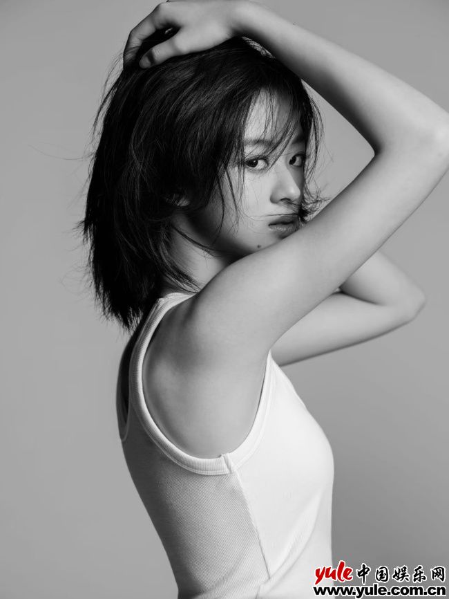 17岁黄杨钿甜双剧同播获认可,从童星到女主华丽蜕变 17岁黄杨钿甜双剧同播获认可,从童星到女主华丽蜕变