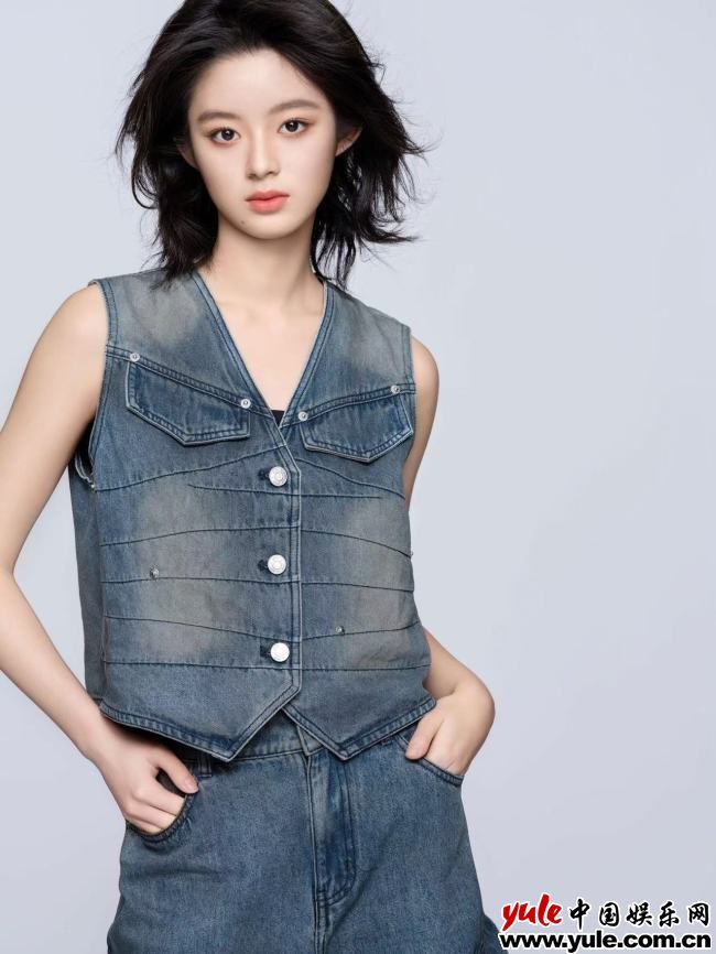 17岁黄杨钿甜双剧同播获认可,从童星到女主华丽蜕变 17岁黄杨钿甜双剧同播获认可,从童星到女主华丽蜕变