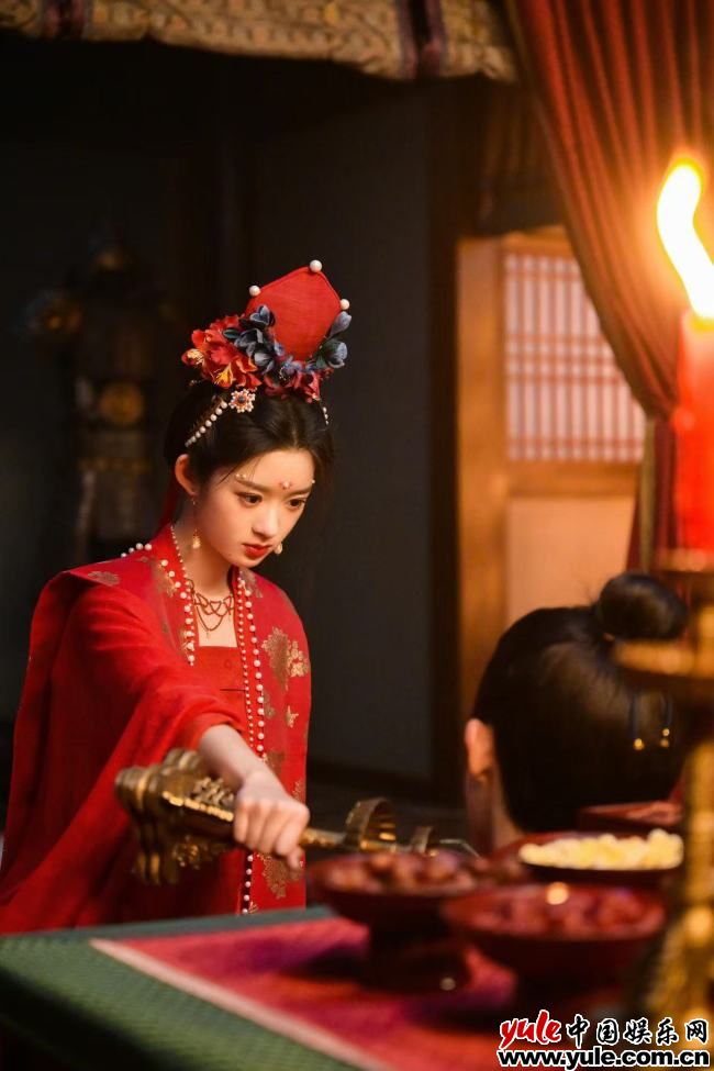 17岁黄杨钿甜双剧同播获认可,从童星到女主华丽蜕变 17岁黄杨钿甜双剧同播获认可,从童星到女主华丽蜕变