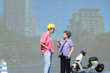 杭州启动文明出行主题宣传巡演 警企联动守护交通安全