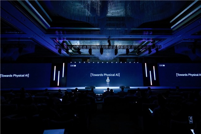 为全球制造业高质量发展注入新动能：工业AI超级大脑有望重塑生产范式