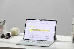 华为擎云C9商用平板亮相数博会，13.2英寸OLED屏重塑生产力边界