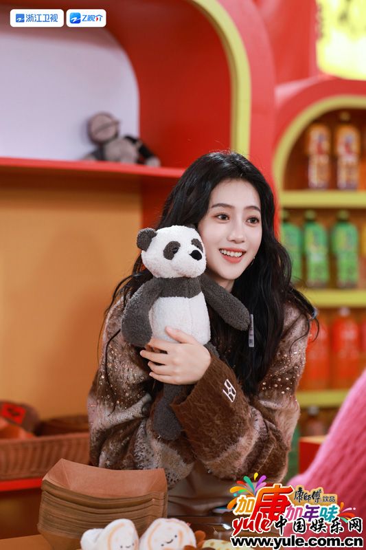 康师傅饮品《加康加年味》解锁新式市集玩法,无限家族变身庙会NPC体验摆摊乐趣 康师傅饮品《加康加年味》解锁新式市集玩法,无限家族变身庙会NPC体验摆摊乐趣