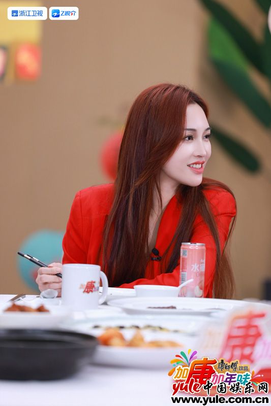 康师傅饮品《加康加年味》解锁新式市集玩法,无限家族变身庙会NPC体验摆摊乐趣 康师傅饮品《加康加年味》解锁新式市集玩法,无限家族变身庙会NPC体验摆摊乐趣