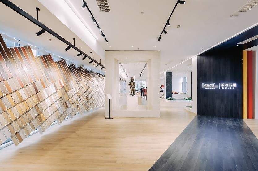 石晶材料革新家居建材行业，零醛添加重新定义健康人居标准