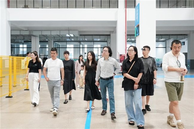 不锈钢定制家居开启空间美学新篇章，设计与工艺深度融合