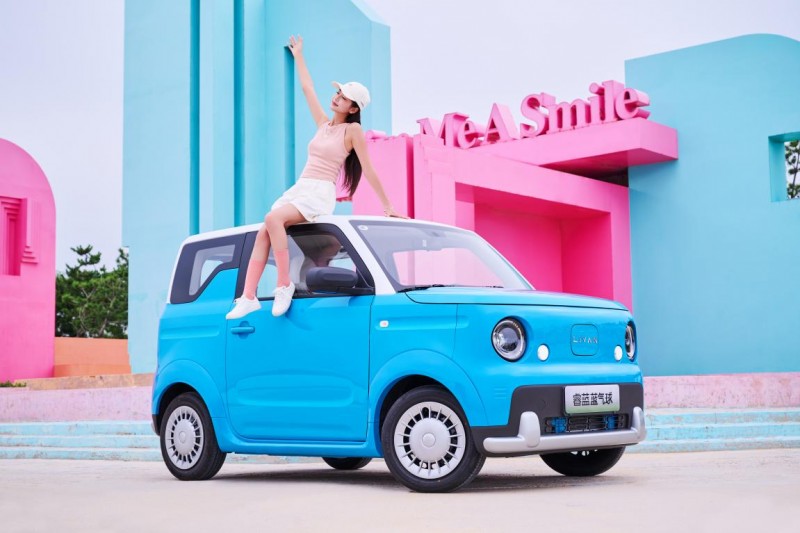 睿蓝蓝气球纯电小车上市 售价4.29万元重塑微型电车价值标杆