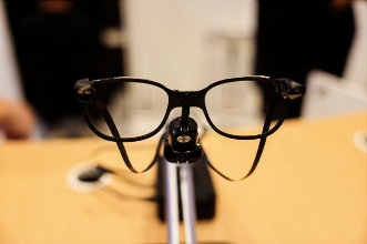 2025光博会直击：从AR碳化硅到VR Pancake，歌尔光学13款新品亮相