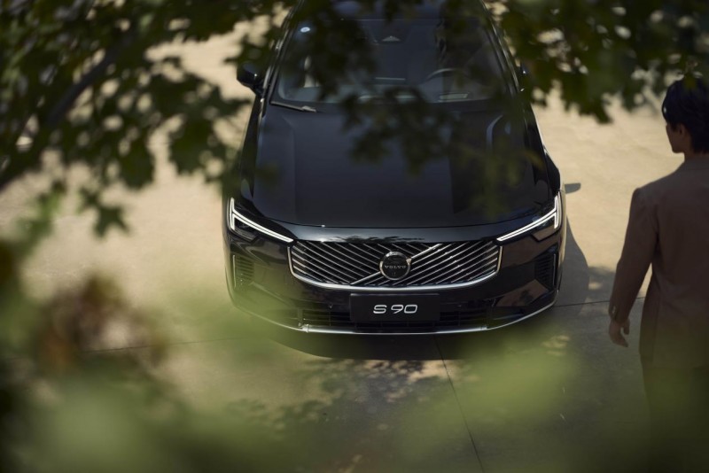 产品迭代持续深化，沃尔沃销量市场表现亮眼