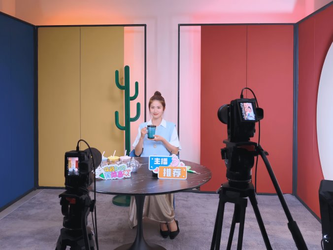 “佳直播”携手爱奇艺打造明星感4K超高清直播间，助力内容电商激活商业价值