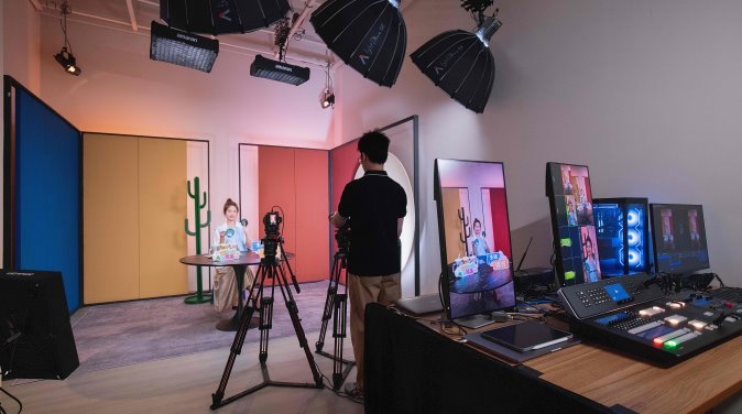 “佳直播”携手爱奇艺打造明星感4K超高清直播间，助力内容电商激活商业价值