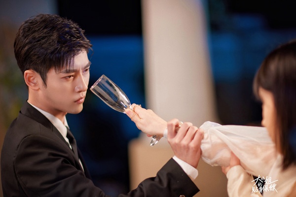 《大小姐的贴身保镖》揭露信任危机与商战阴谋