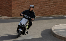 00后大学生消费新趋势：智能五大件取代传统三件套