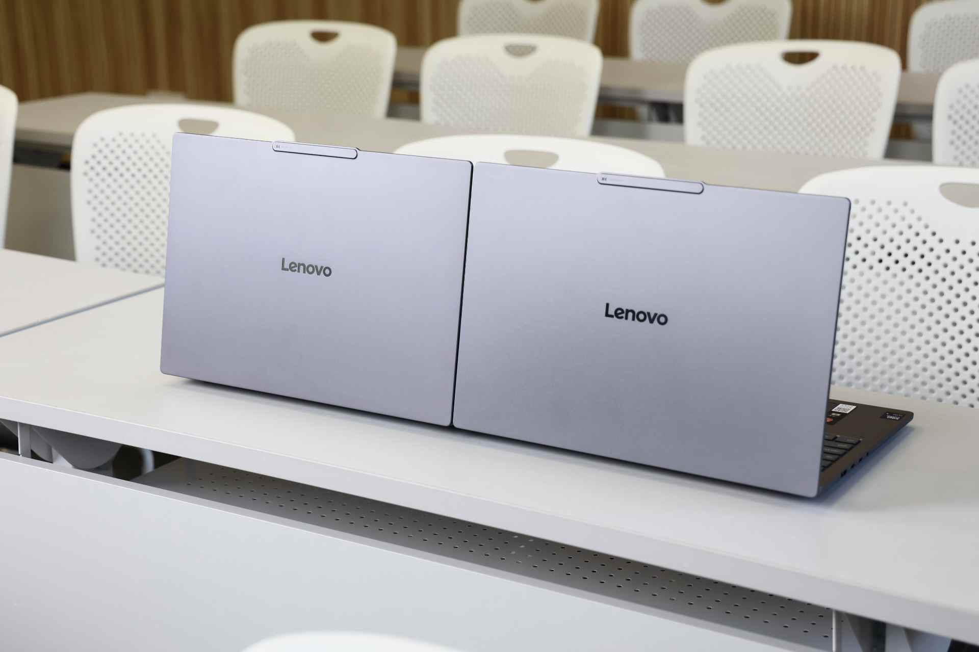 大学电脑续航与效率大比拼：Intel vs AMD谁更胜一筹？