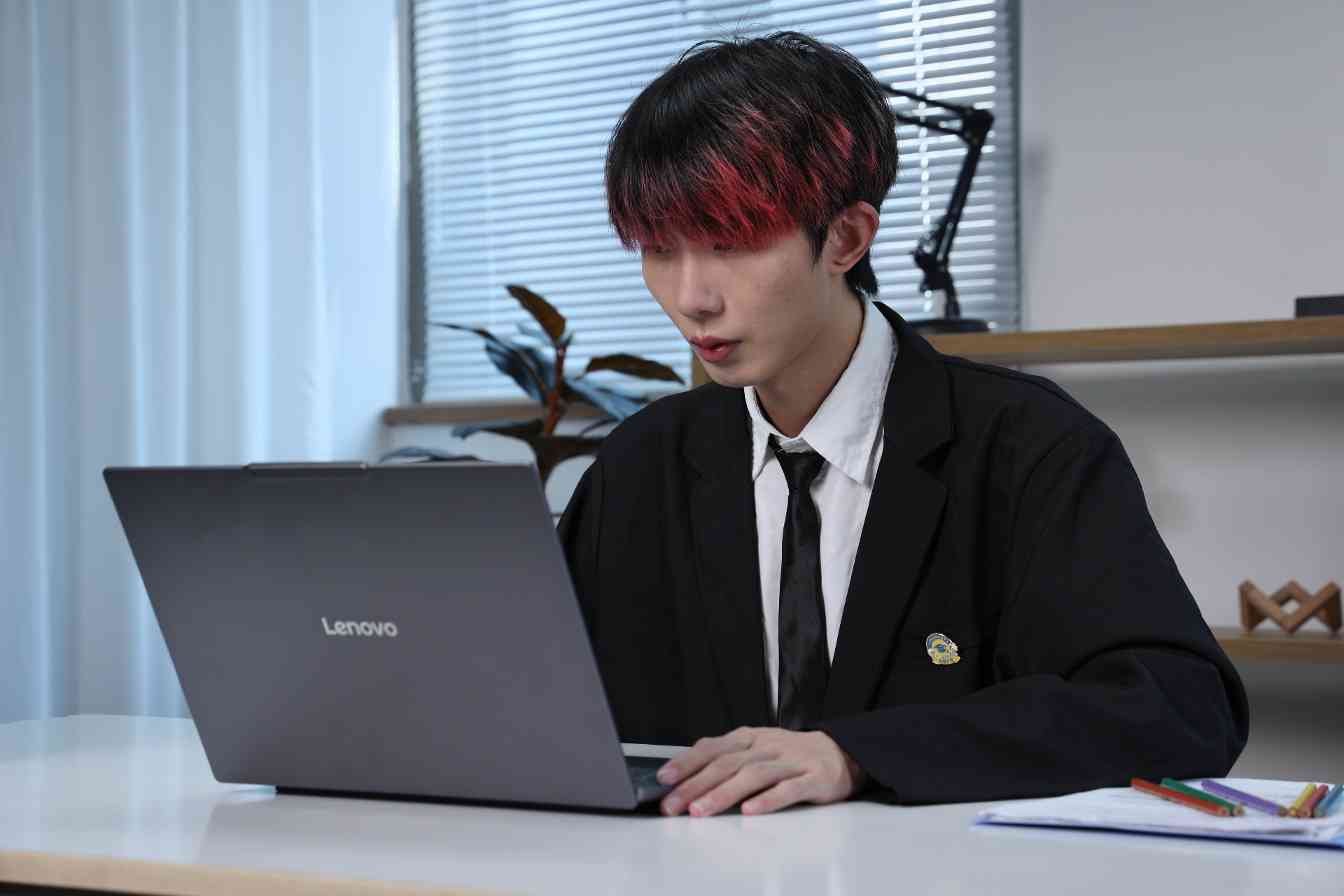 大学电脑续航与效率大比拼：Intel vs AMD谁更胜一筹？