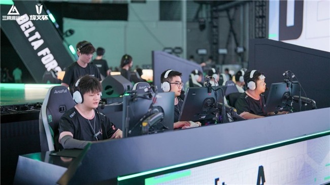 前行者携手ESG战队深化电竞装备技术合作