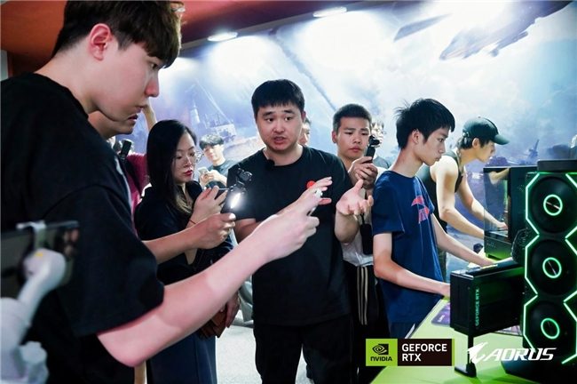 RTX 50显卡技术革新玩家沉浸式体验