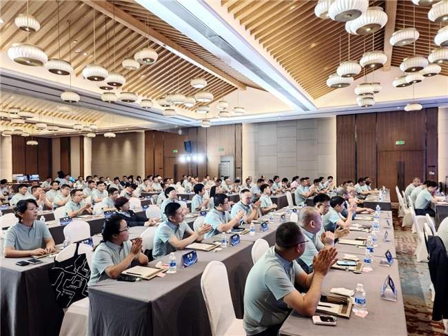 飞利浦显示器2025战略发布 奏响AI与渠道共赢新乐章