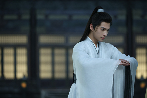 杨洋《凡人修仙传》数据持续领跑 韩立越皇对决引爆口碑