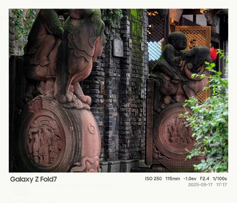 折叠屏手机拍摄功能拓展 影像体验新高度