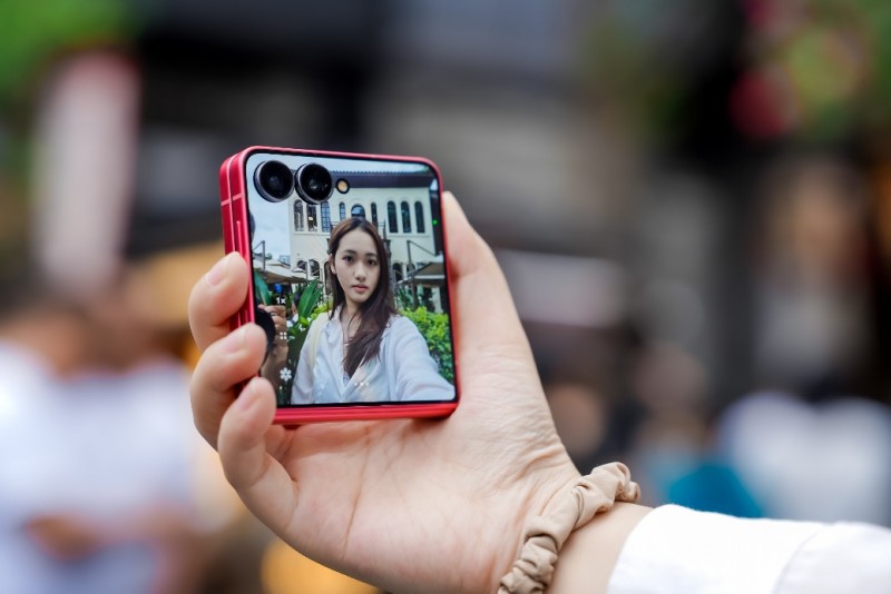 折叠屏手机拍摄功能拓展 影像体验新高度