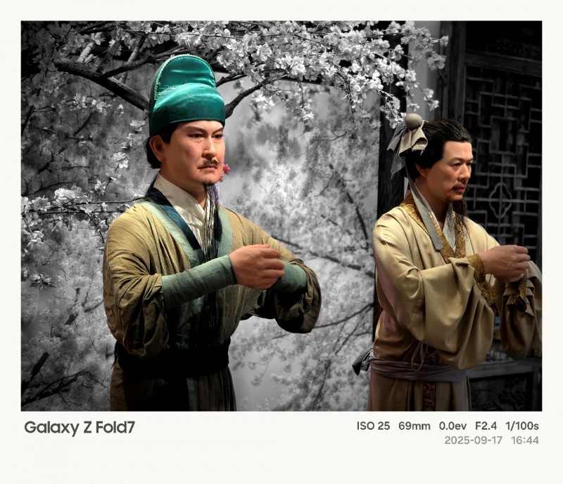 折叠屏手机拍摄功能拓展 影像体验新高度