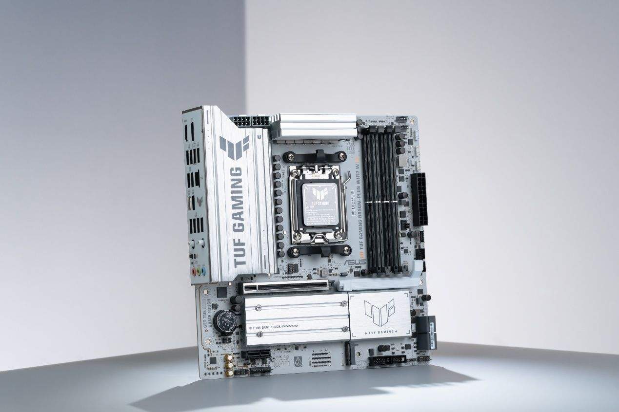 战力“7”飞 华硕B850重炮手二代主板明日登场