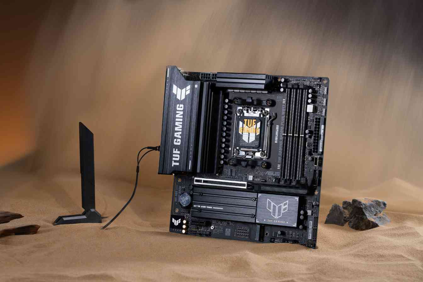 战力升 登场胜 华硕B850重炮手二代主板开售