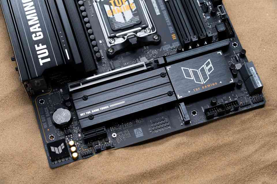 战力升 登场胜 华硕B850重炮手二代主板开售