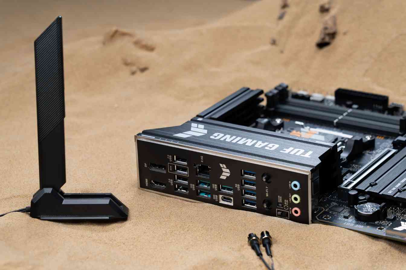 战力升 登场胜 华硕B850重炮手二代主板开售