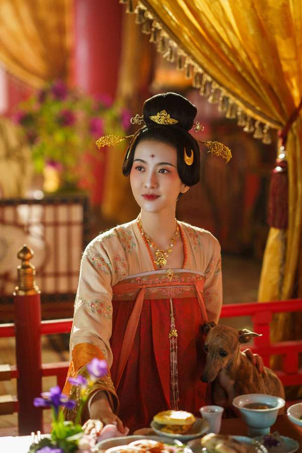 许龄月新剧《锦绣芳华》热播 解锁温婉贵女新形象