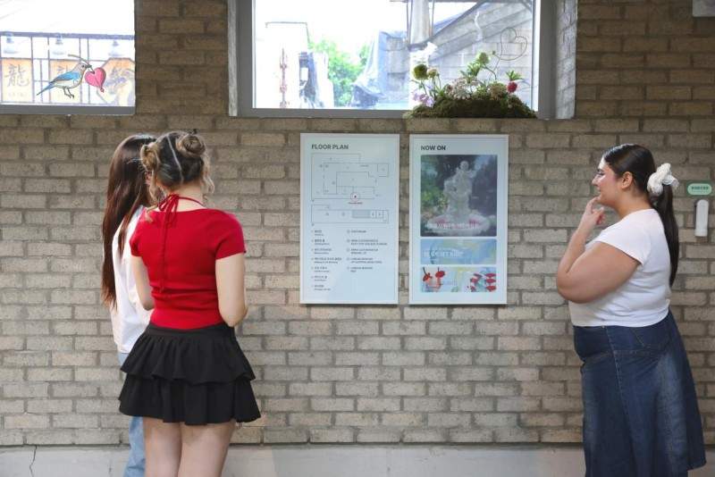 三星彩色电子纸 E-Paper × 爱茉莉圣水店：守护空间的本真之美