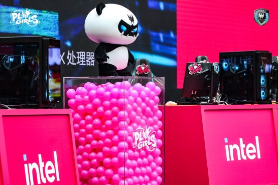 决战江城之巅，掠夺者PL Girls引爆打瓦热潮！