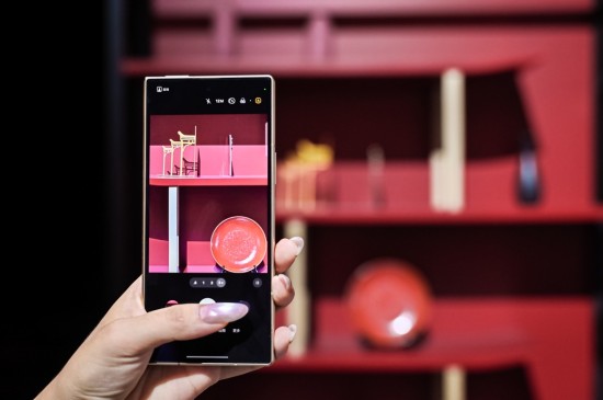 镌写时代华章 定义高端格调 心系天下三星W26正式发布