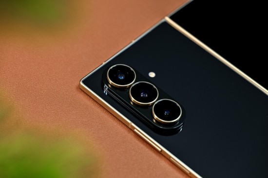 镌写时代华章 定义高端格调 心系天下三星W26正式发布