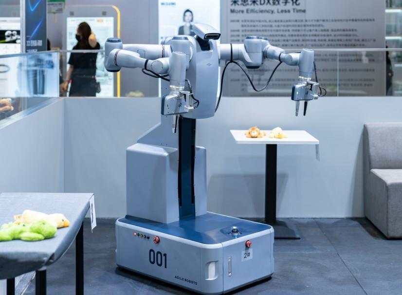 展会现场 | 思灵机器人（Agile Robots）亮相第二十五届工博会，等您聊技术，对方案！