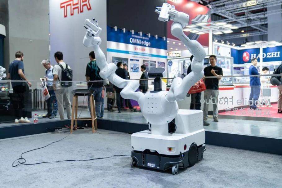展会现场 | 思灵机器人（Agile Robots）亮相第二十五届工博会，等您聊技术，对方案！