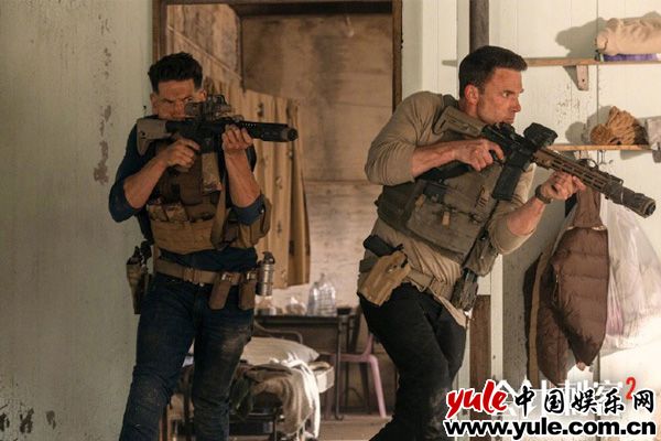 《会计刺客2》预售开启 兄弟联手硬核动作