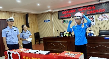 花都区骑手安全公益行动深化出行防护