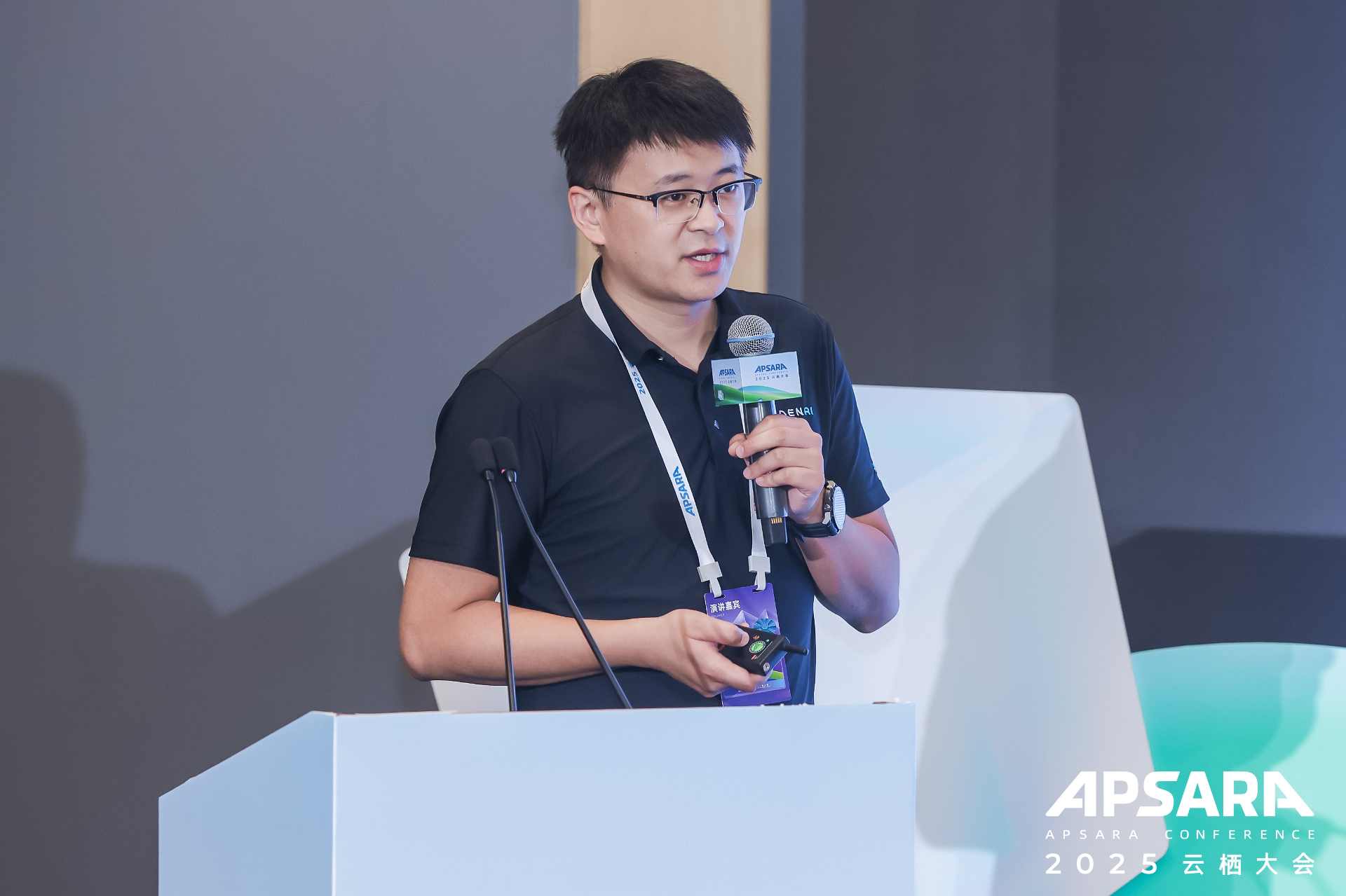 中小企业AI全链路解决方案助力效率跃迁