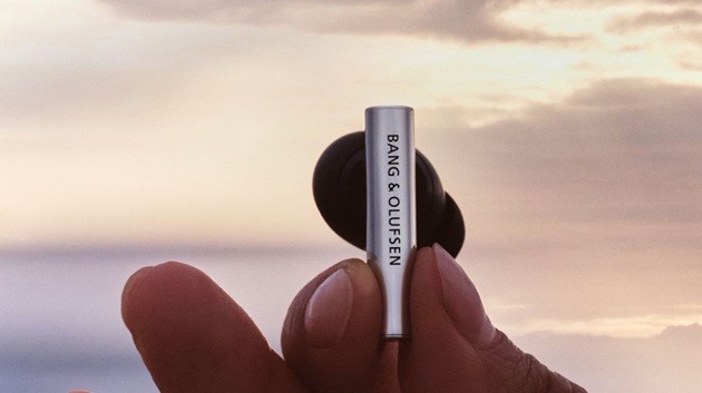 铝材雕塑感无线耳机重构音质与设计新边界