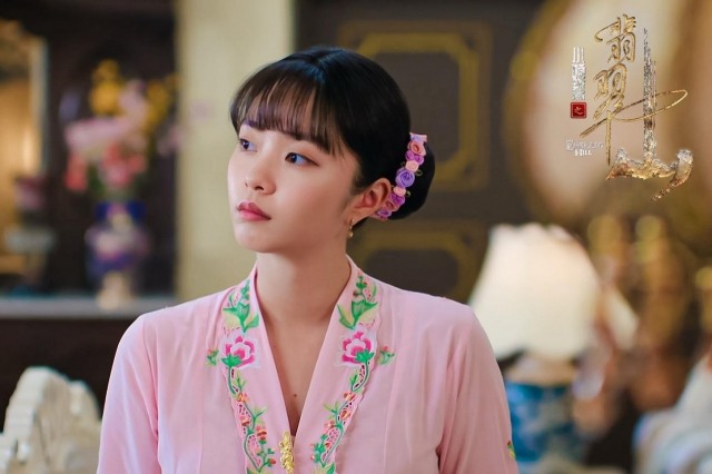 《小娘惹之翡翠山》恶女张安娜：黑暗中盛开的复仇玫瑰