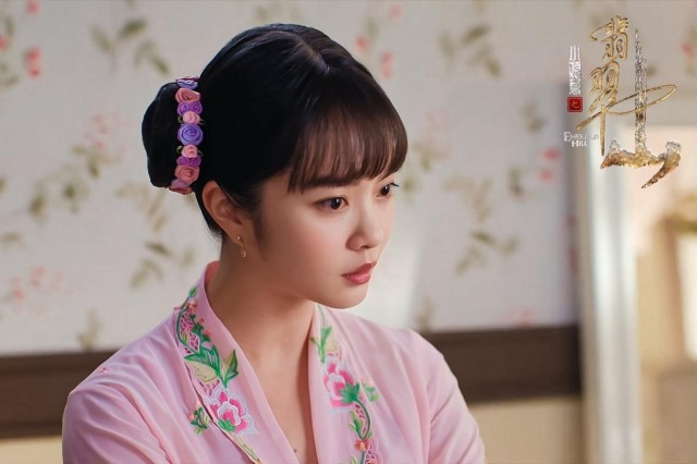 《小娘惹之翡翠山》恶女张安娜：黑暗中盛开的复仇玫瑰