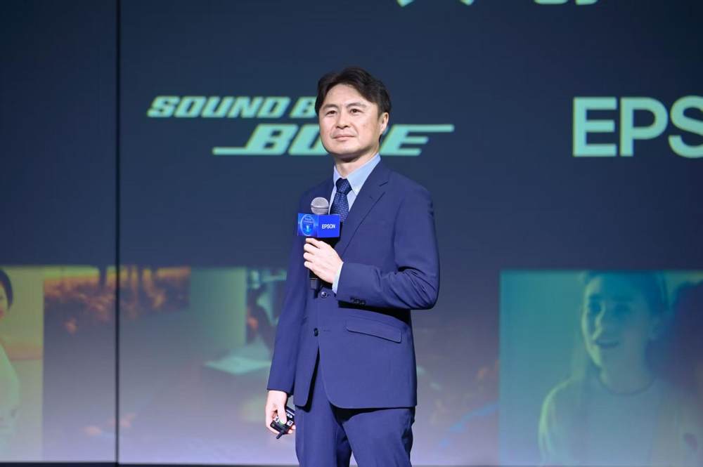 三芯三色全彩引擎引领自然视听革新 沉浸式家庭影音体验升级
