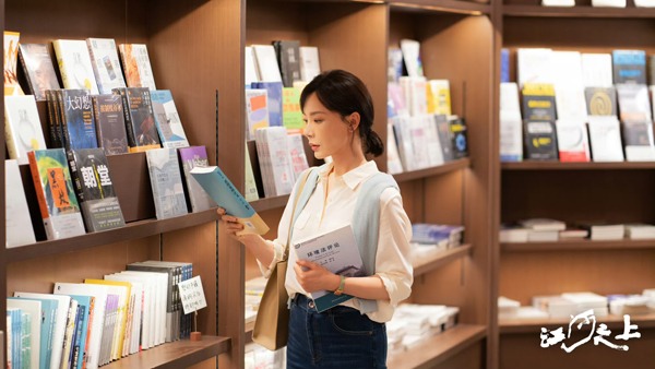 陈数新剧角色反差魅力解析，演绎环保女侠与柔情学者