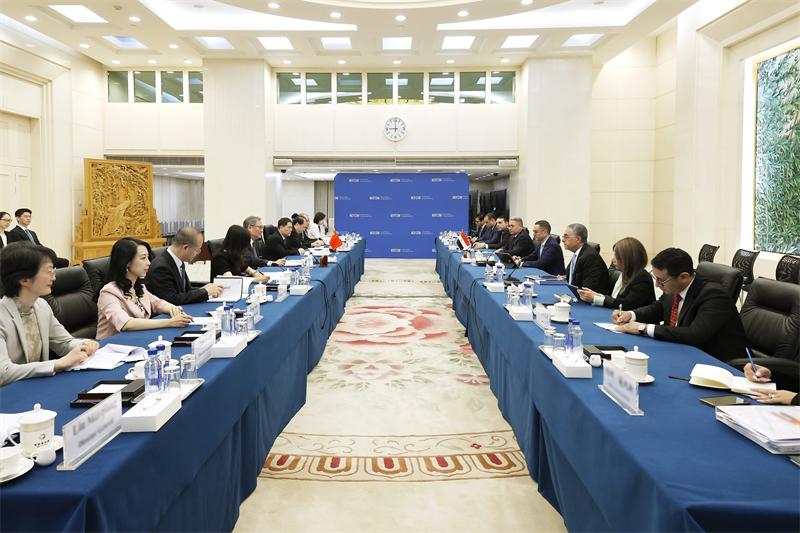 中埃深化经贸合作，拓展新兴领域与多边框架协作