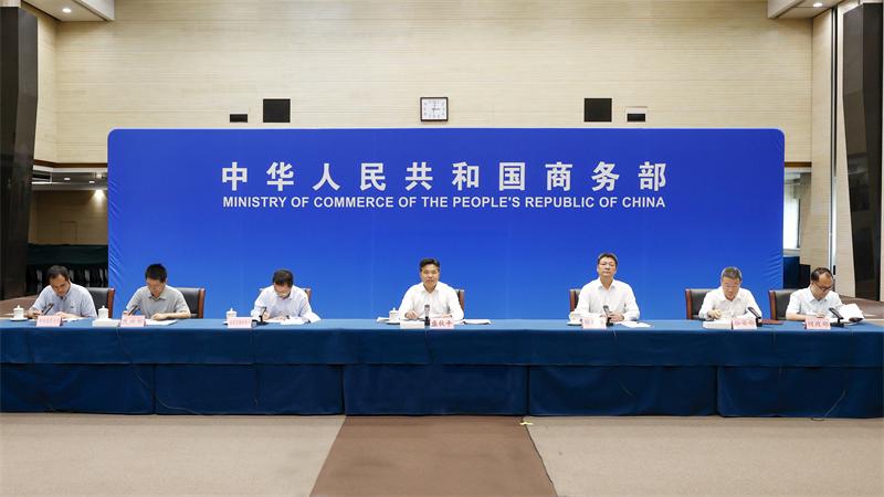 消费品以旧换新工作稳步推进，强化监管与协同促消费增长